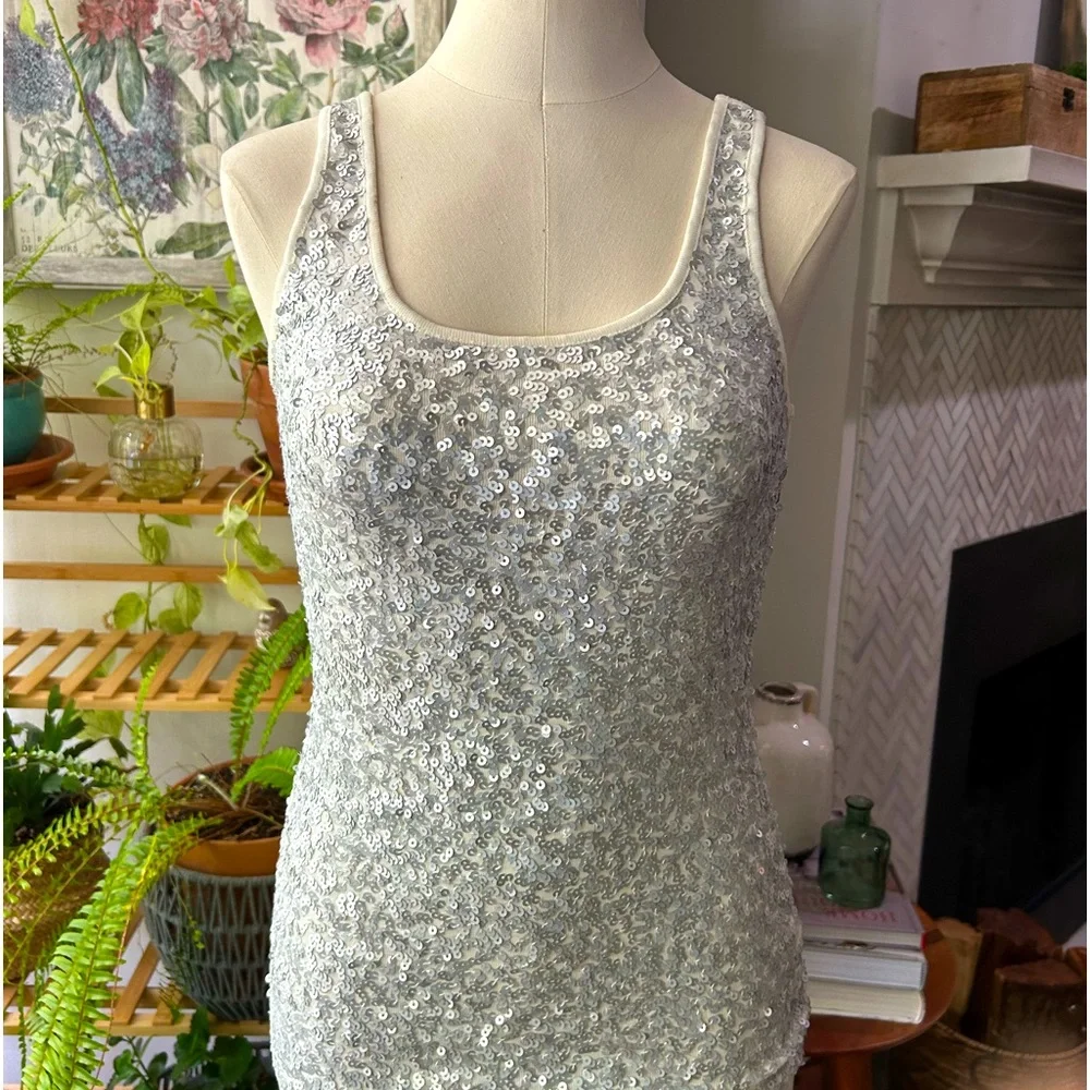 Old navy sequins tank top size XS cream/white and silver all over the front - Picture 1 of 8